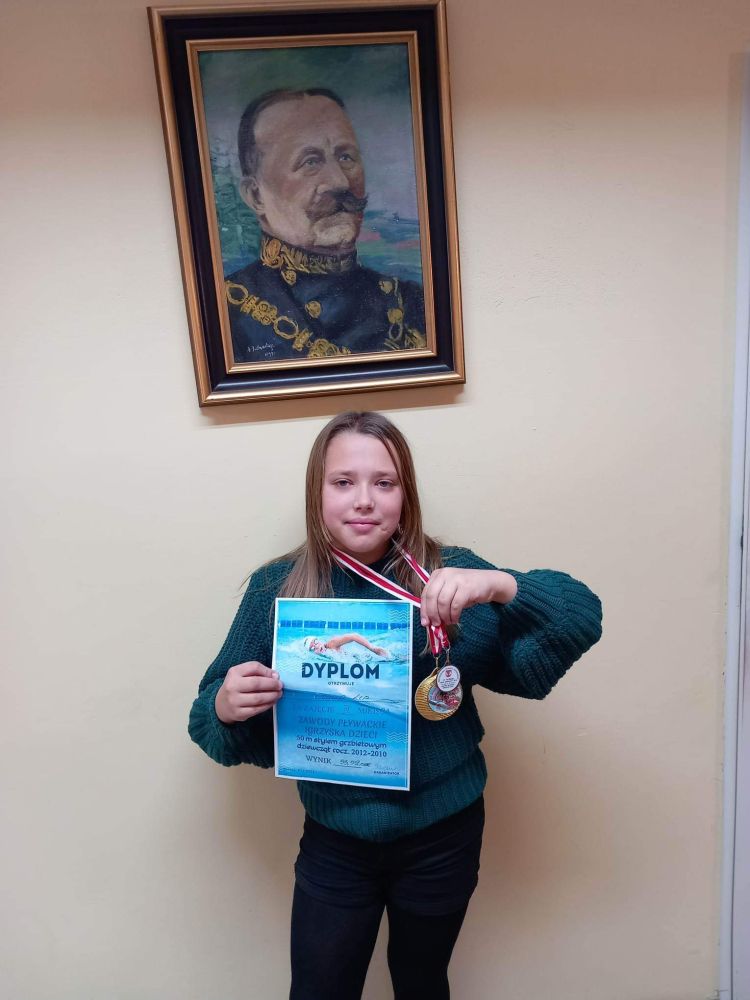 III miejsce naszej uczennicy w Igrzyskach dzieci i młodzieży w pływaniu!