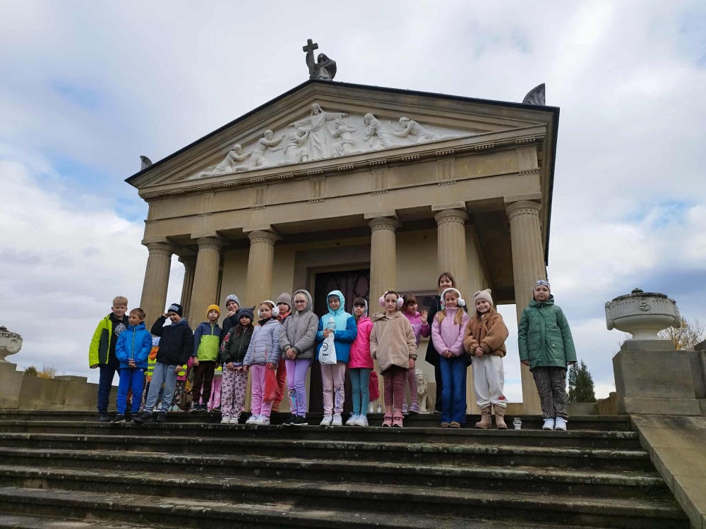 Wyjście na Cmentarz Parafialny w Sękowej